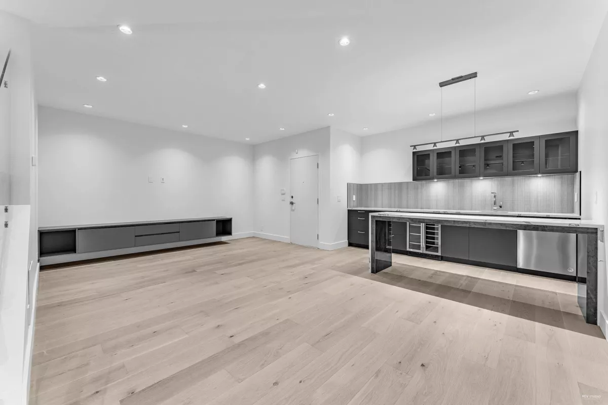 Outdoor Patio Photo of 615 E 6th Street, North Vancouver, BC