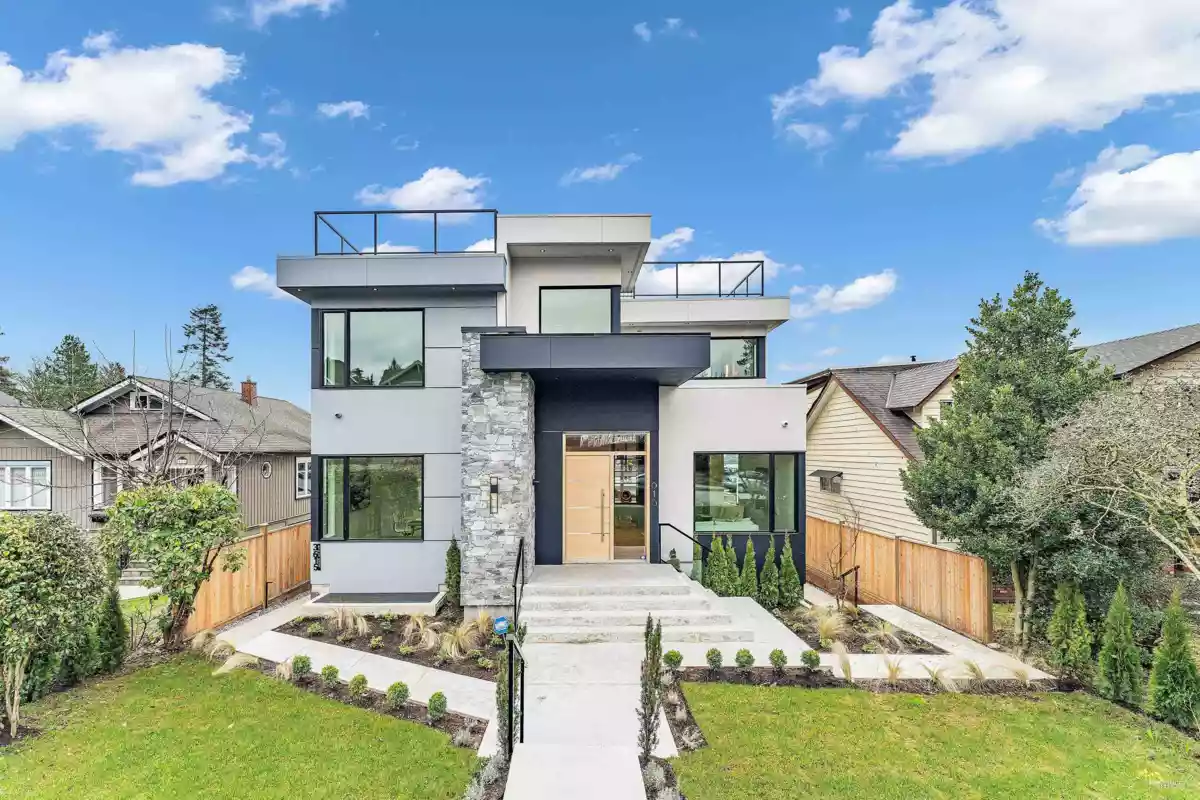 Playground / Recreational Area Near 615 E 6th Street, North Vancouver, BC