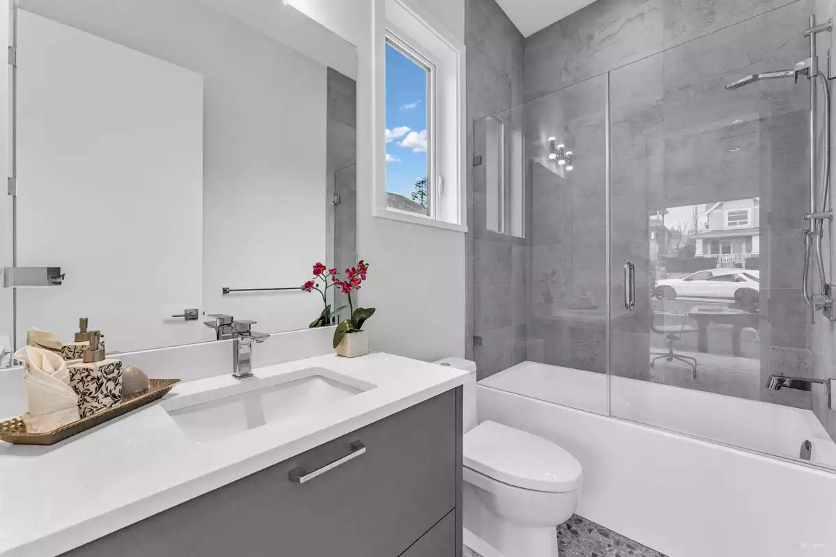 Swimming Pool Photo of 615 E 6th Street, North Vancouver, BC