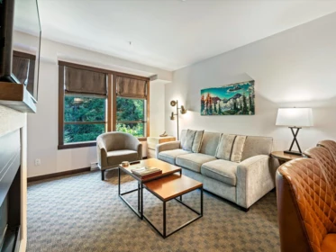 305B 2020 London Lane, Whistler, BC, Whistler — Apartment/Condo for sale