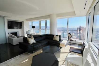 4203 1011 W Cordova Street, Vancouver, BC