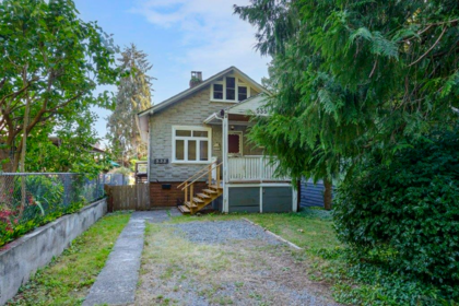 535 W 15th Street, North Vancouver, BC, North Vancouver — Single Family Residence for sale