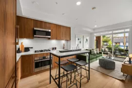 202 2550 Garden Drive, Vancouver, BC V5N 4X6, Vancouver, BC, V5N 4X6