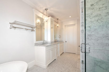 Entry Foyer Photo of 4659 Woodgreen Drive, West Vancouver, BC