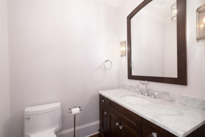 Hallway Photo of 4659 Woodgreen Drive, West Vancouver, BC