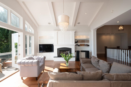 Kitchen Island Photo of 4659 Woodgreen Drive, West Vancouver, BC