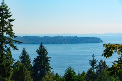 4659 Woodgreen Drive, West Vancouver, BC