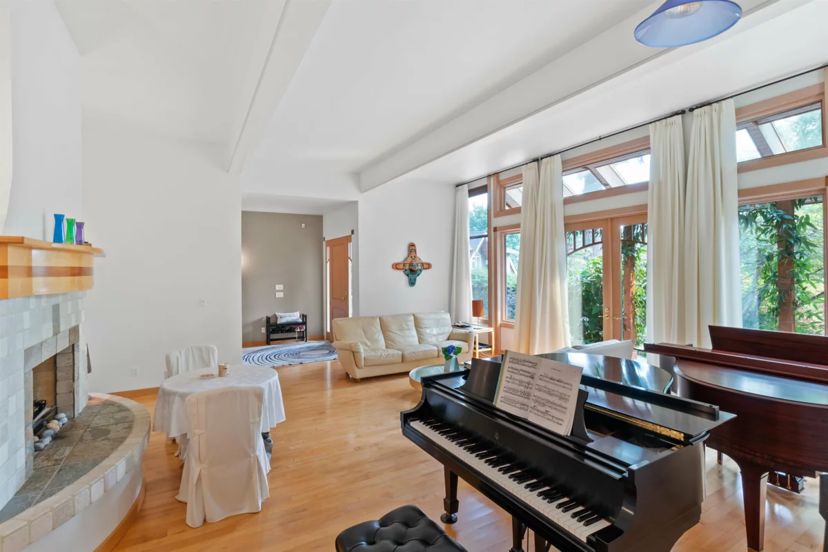 Breakfast Nook Photo of 2919 Tower Hill Crescent, West Vancouver, BC