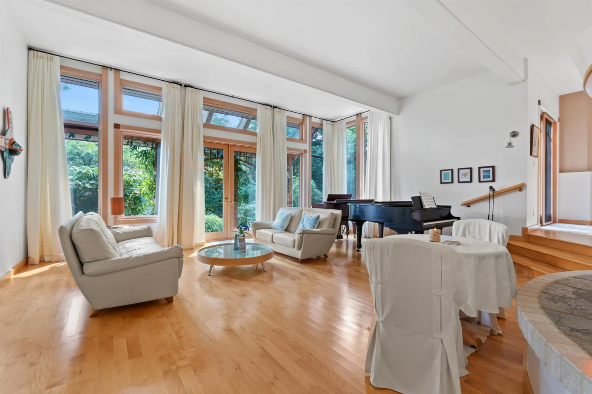 Dining Area Photo of 2919 Tower Hill Crescent, West Vancouver, BC