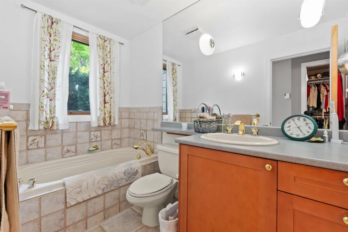 Laundry Room Photo of 2919 Tower Hill Crescent, West Vancouver, BC