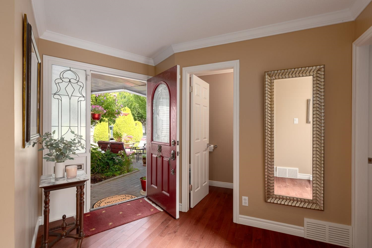 Living Room Photo of 12146 Osprey Drive, Richmond, BC