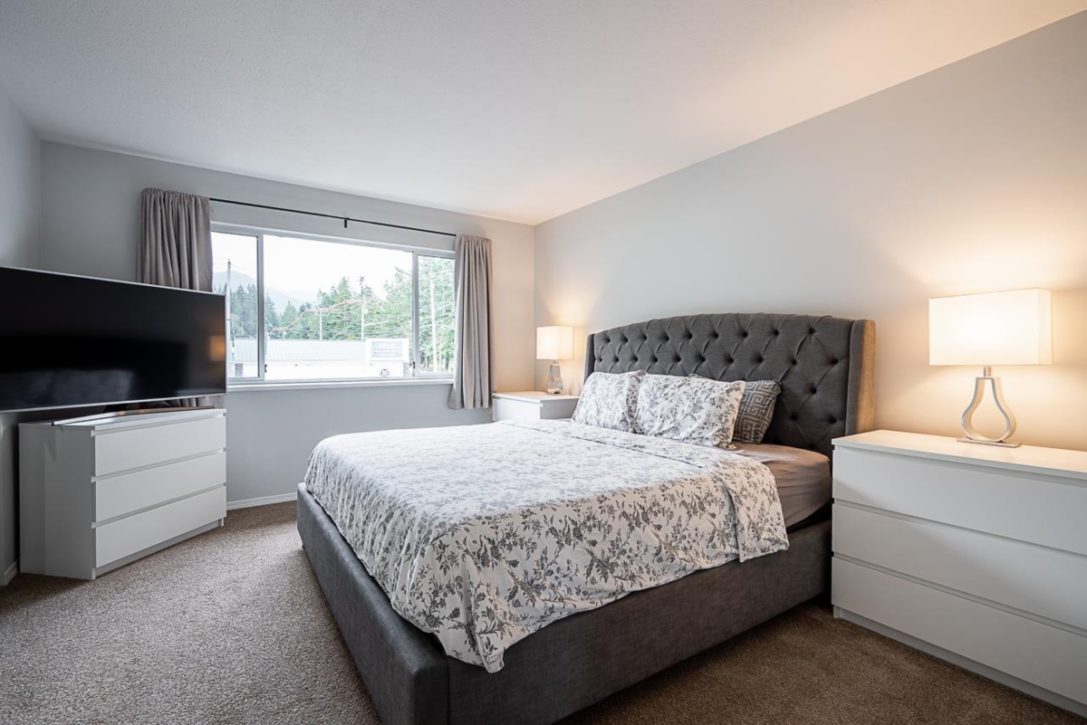 Basement Recreation Room Photo of 2 5536 Vedder Road, Chilliwack, BC