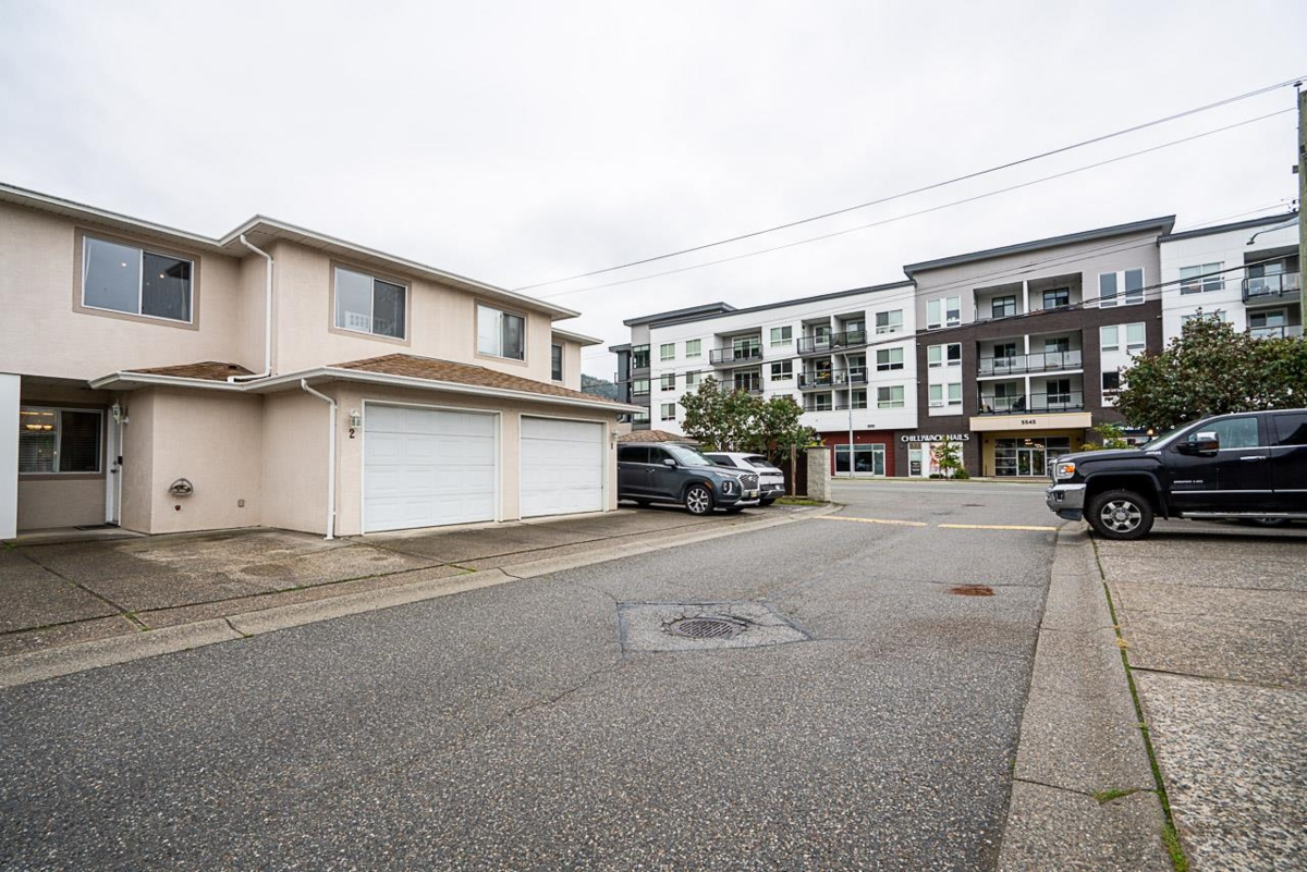 Family Room Photo of 2 5536 Vedder Road, Chilliwack, BC