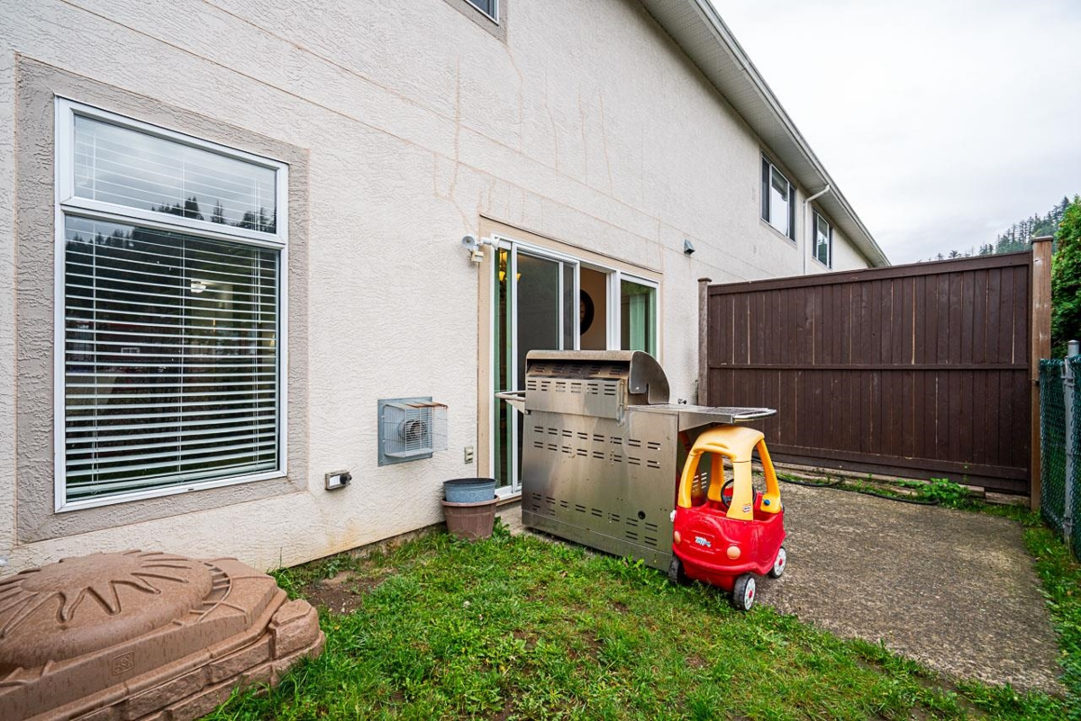 Front Yard Photo of 2 5536 Vedder Road, Chilliwack, BC