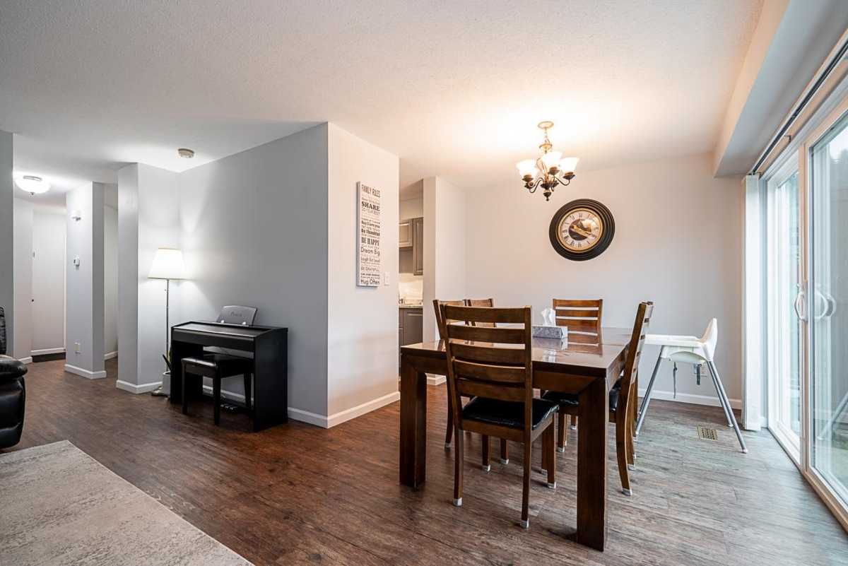 Guest Bathroom Photo of 2 5536 Vedder Road, Chilliwack, BC