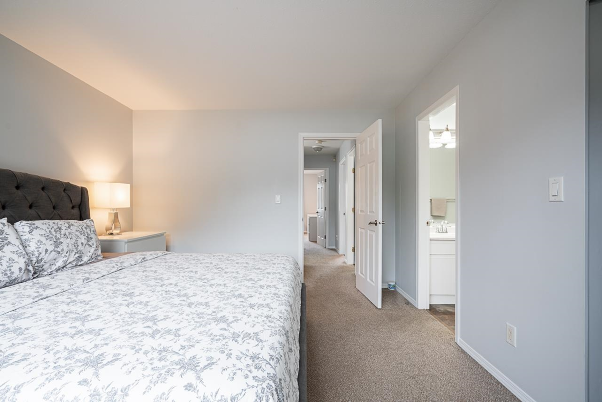 Laundry Room Photo of 2 5536 Vedder Road, Chilliwack, BC