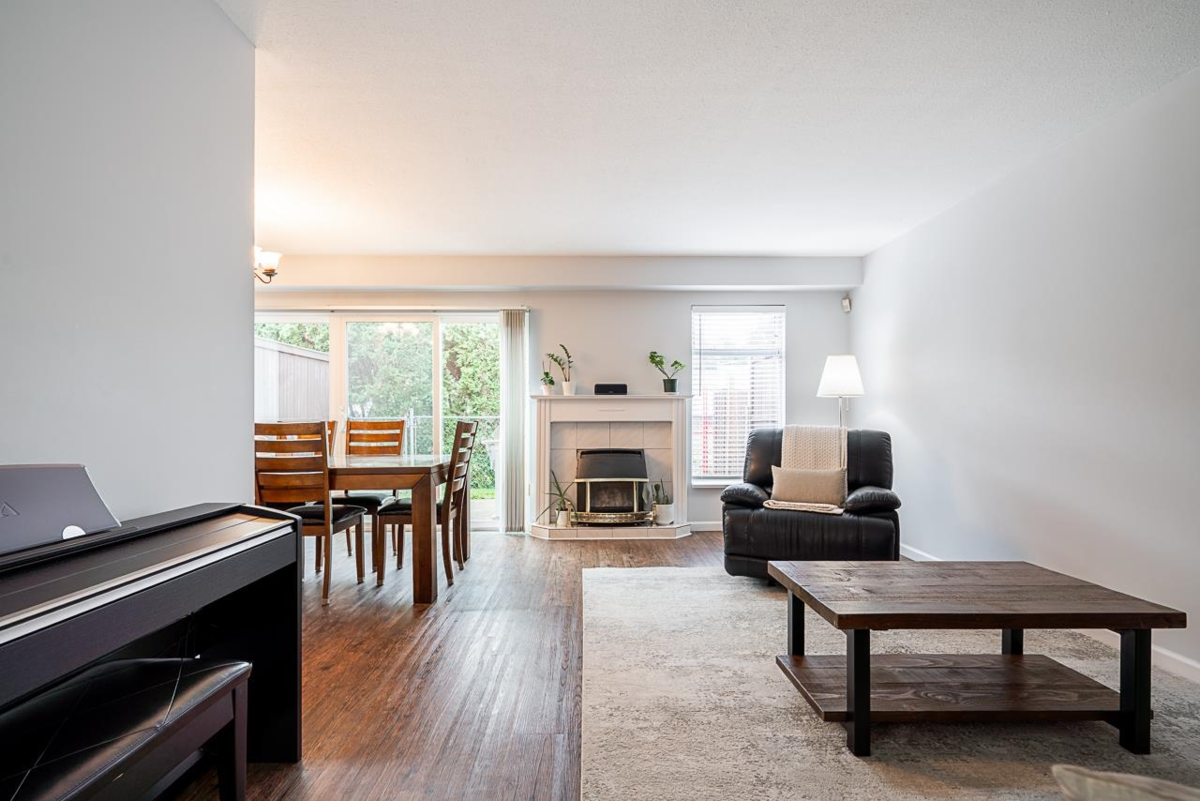 Walk-In Closet Photo of 2 5536 Vedder Road, Chilliwack, BC