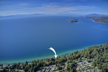 4947 Sunshine Coast Highway, Sechelt, BC, Sechelt District — 4 bed single family residence for sale