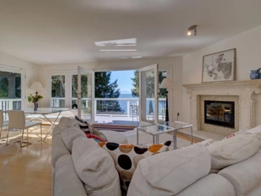 Kitchen Island Photo of 4947 Sunshine Coast Highway, Sechelt, BC