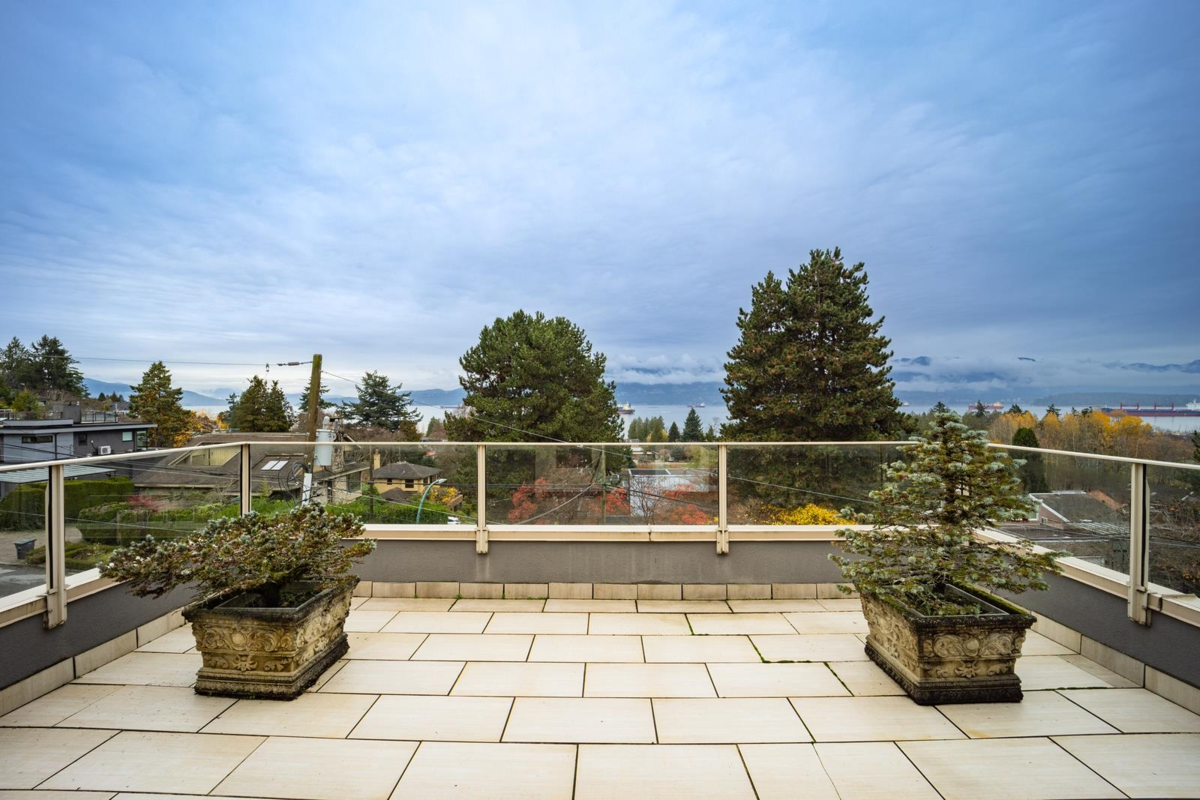 Mudroom Photo of 1822 Sasamat Street, Vancouver, BC