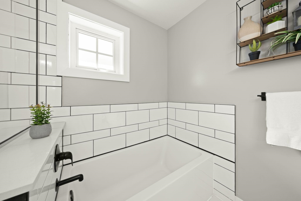 Basement Recreation Room Photo of 8 7056 192 Street, Surrey, BC