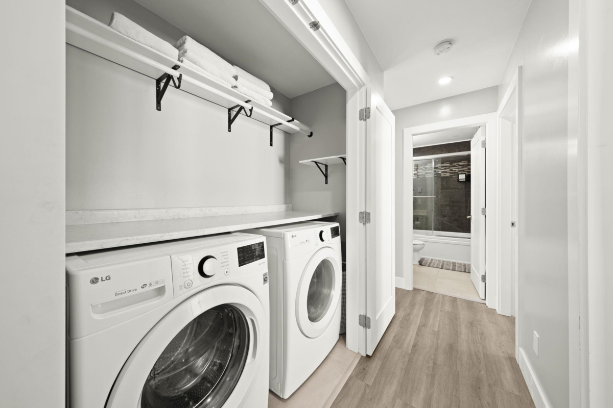 Hallway Photo of 8 7056 192 Street, Surrey, BC