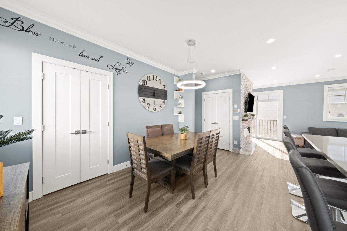 Kitchen Photo of 8 7056 192 Street, Surrey, BC