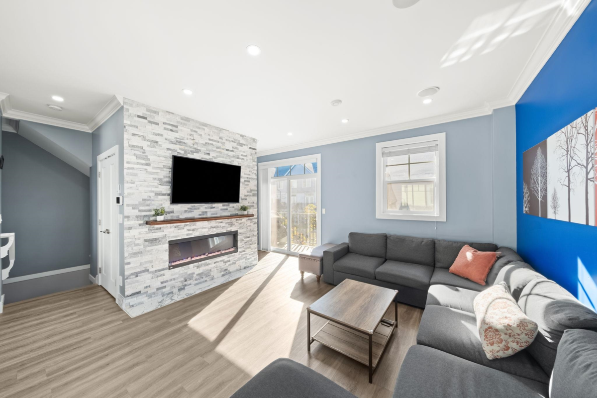 Primary Bathroom Photo of 8 7056 192 Street, Surrey, BC