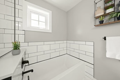 Basement Recreation Room Photo of 8 7056 192 Street, Surrey, BC