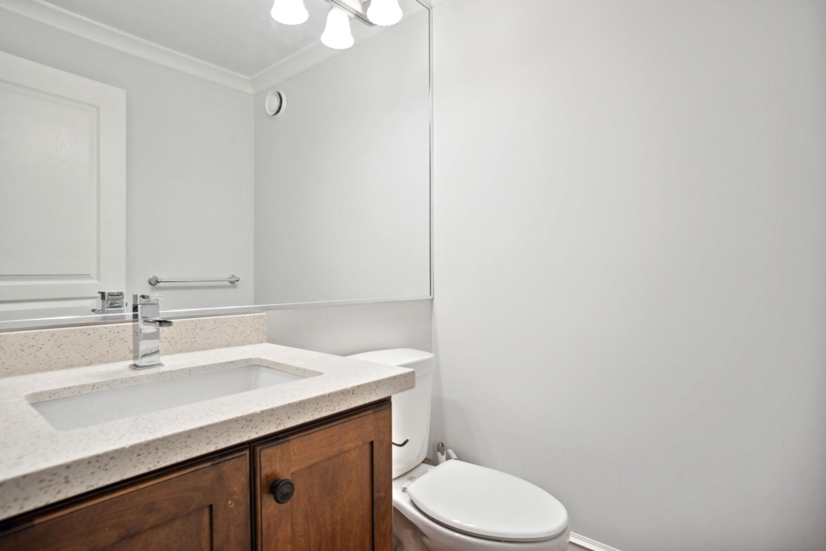 Laundry Room Photo of 2185 Lawson Avenue, West Vancouver, BC