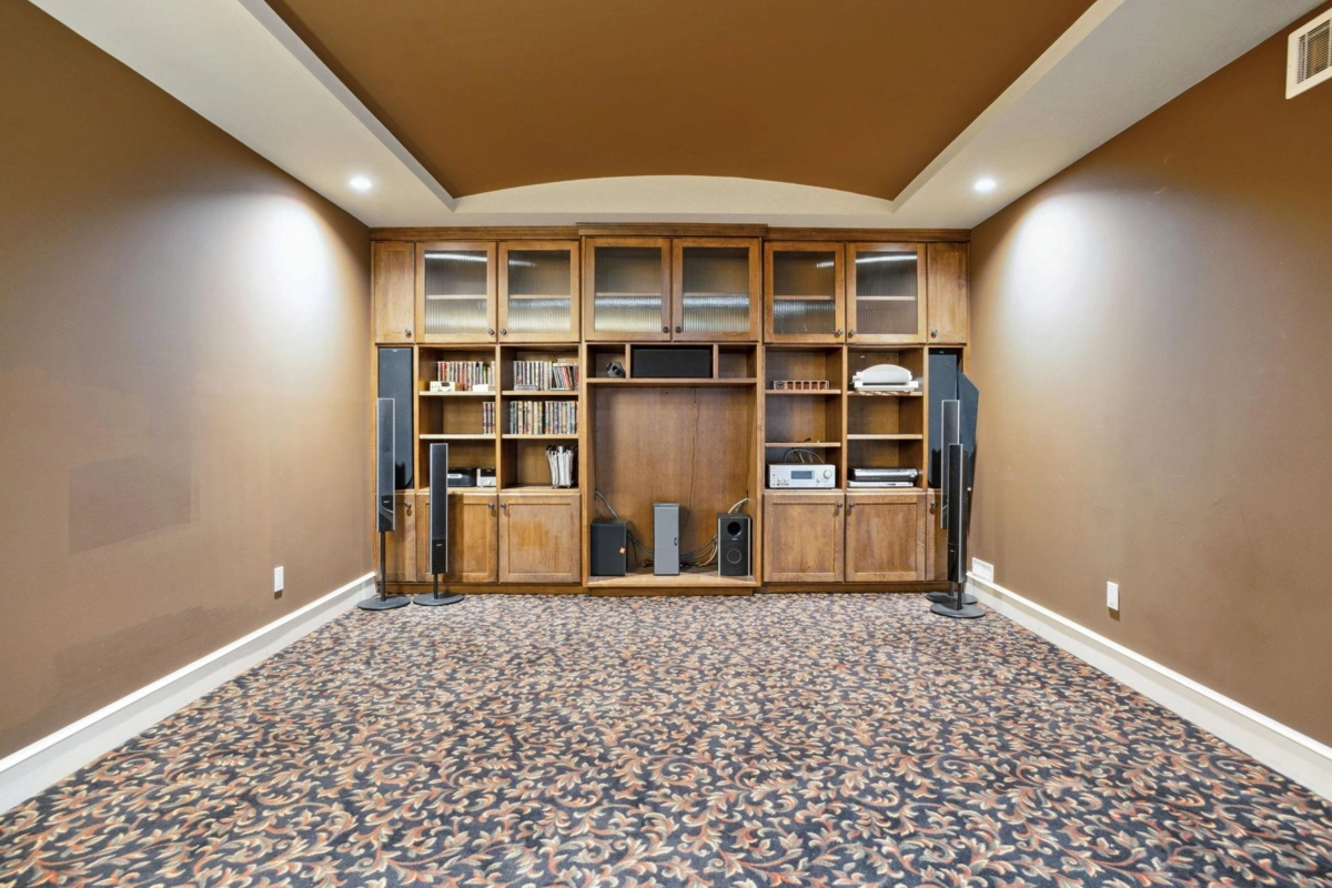 Staircase Photo of 2185 Lawson Avenue, West Vancouver, BC