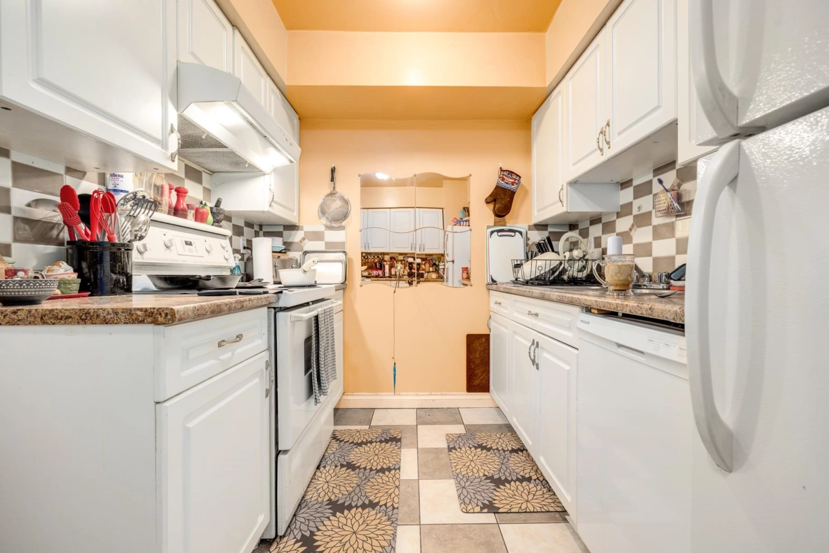 Primary Bedroom Photo of 14810 Holly Park Lane, Surrey, BC