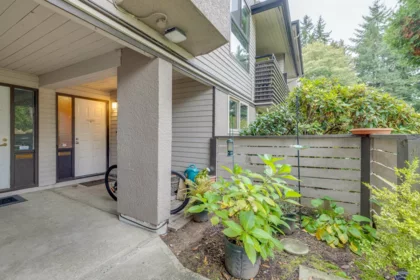 14810 Holly Park Lane, Surrey, BC, Surrey — Townhouse for sale