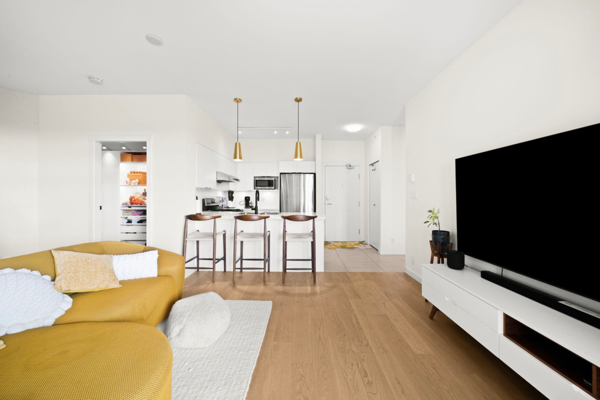 Dining Area Photo of 417 10880 No. 5 Road, Richmond, BC