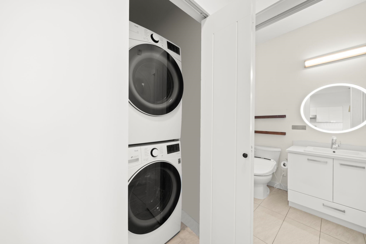 Primary Bathroom Photo of 417 10880 No. 5 Road, Richmond, BC