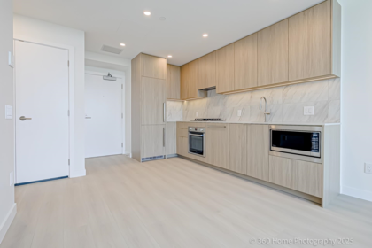 2304 626 Claremont Street, Coquitlam, BC, Coquitlam — Apartment/Condo for sale