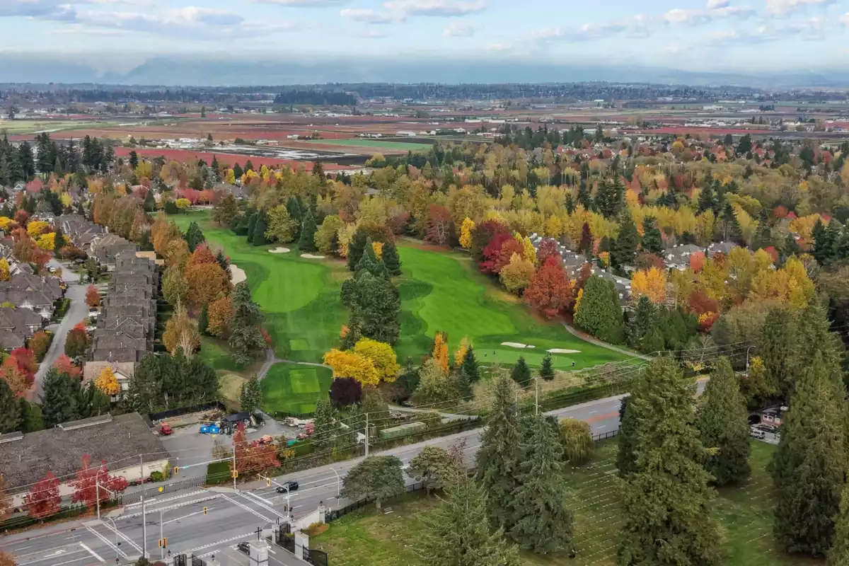 Fitness Center Photo Near 19 15717 Mountain View Drive, Surrey, BC