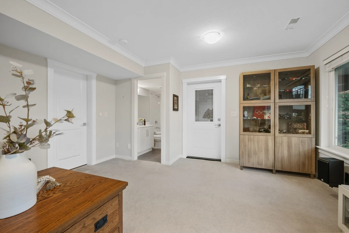 Front Yard Photo of 19 15717 Mountain View Drive, Surrey, BC