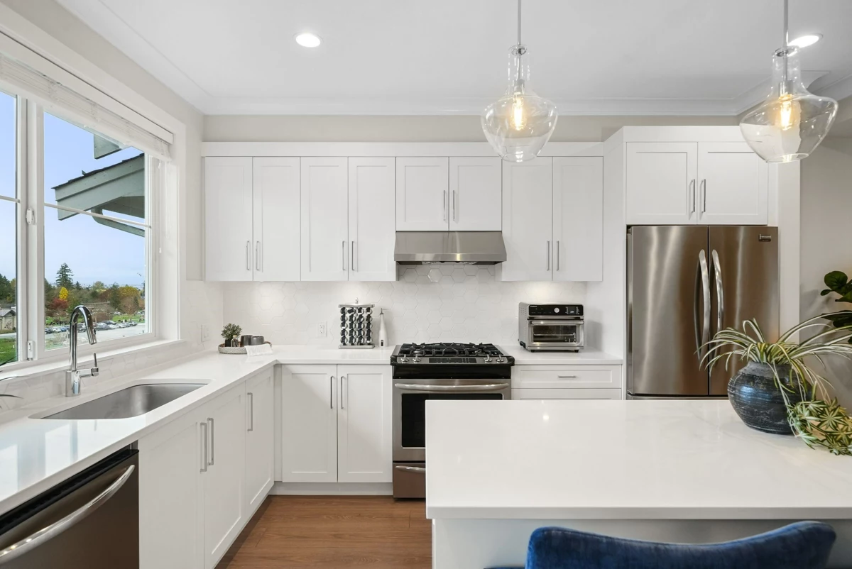 Kitchen Island Photo of 19 15717 Mountain View Drive, Surrey, BC