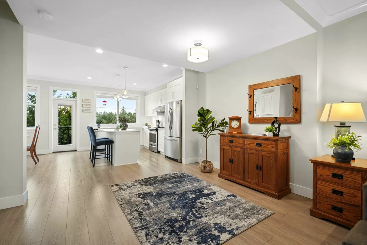 Walk-In Closet Photo of 19 15717 Mountain View Drive, Surrey, BC