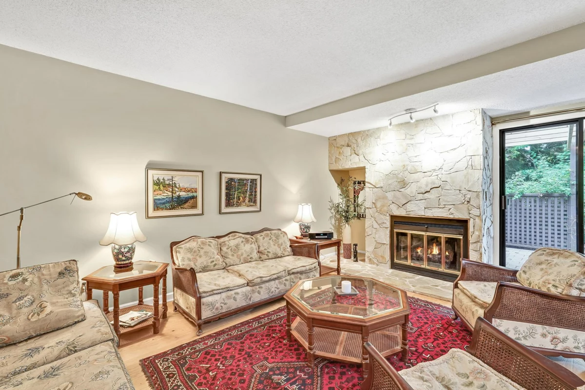Dining Area Photo of 103 12749 16 Avenue, Surrey, BC