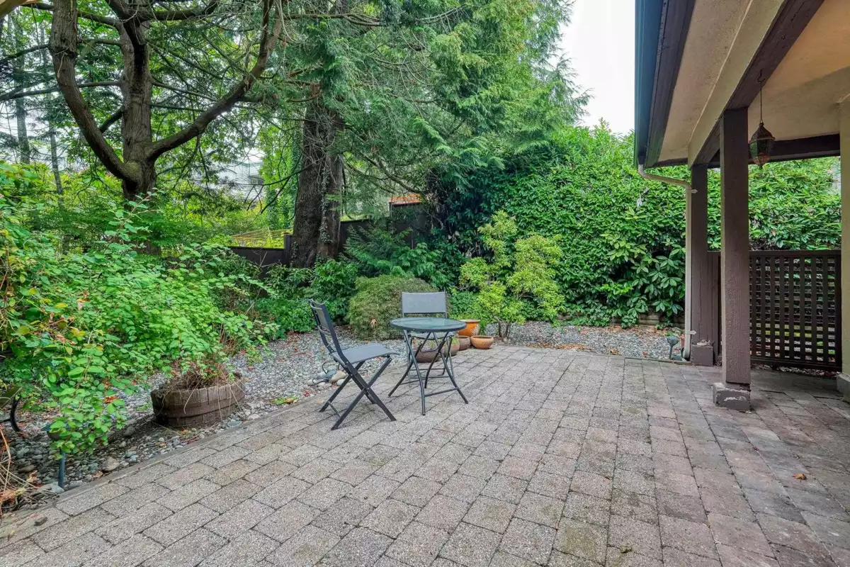 Garden / Landscaping Photo of 103 12749 16 Avenue, Surrey, BC