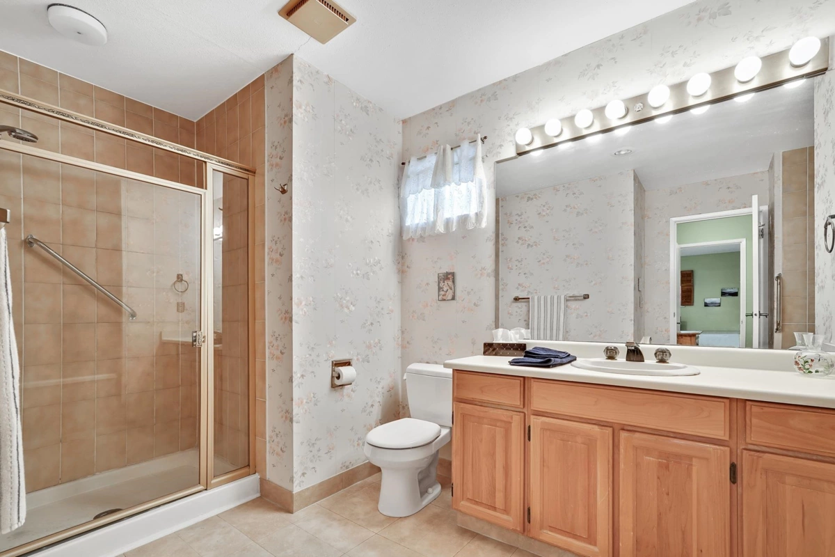 Mudroom Photo of 103 12749 16 Avenue, Surrey, BC