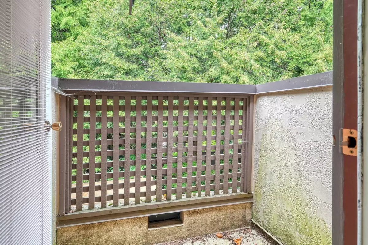 Outdoor Deck Photo of 103 12749 16 Avenue, Surrey, BC