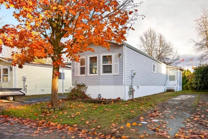 Family Room Photo of 171 145 King Edward Street, Coquitlam, BC