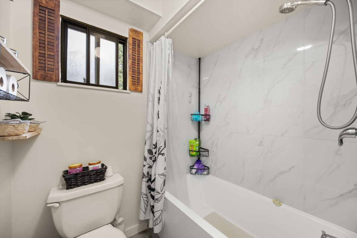 Entry Foyer Photo of 54 10836 152 Street, Surrey, BC