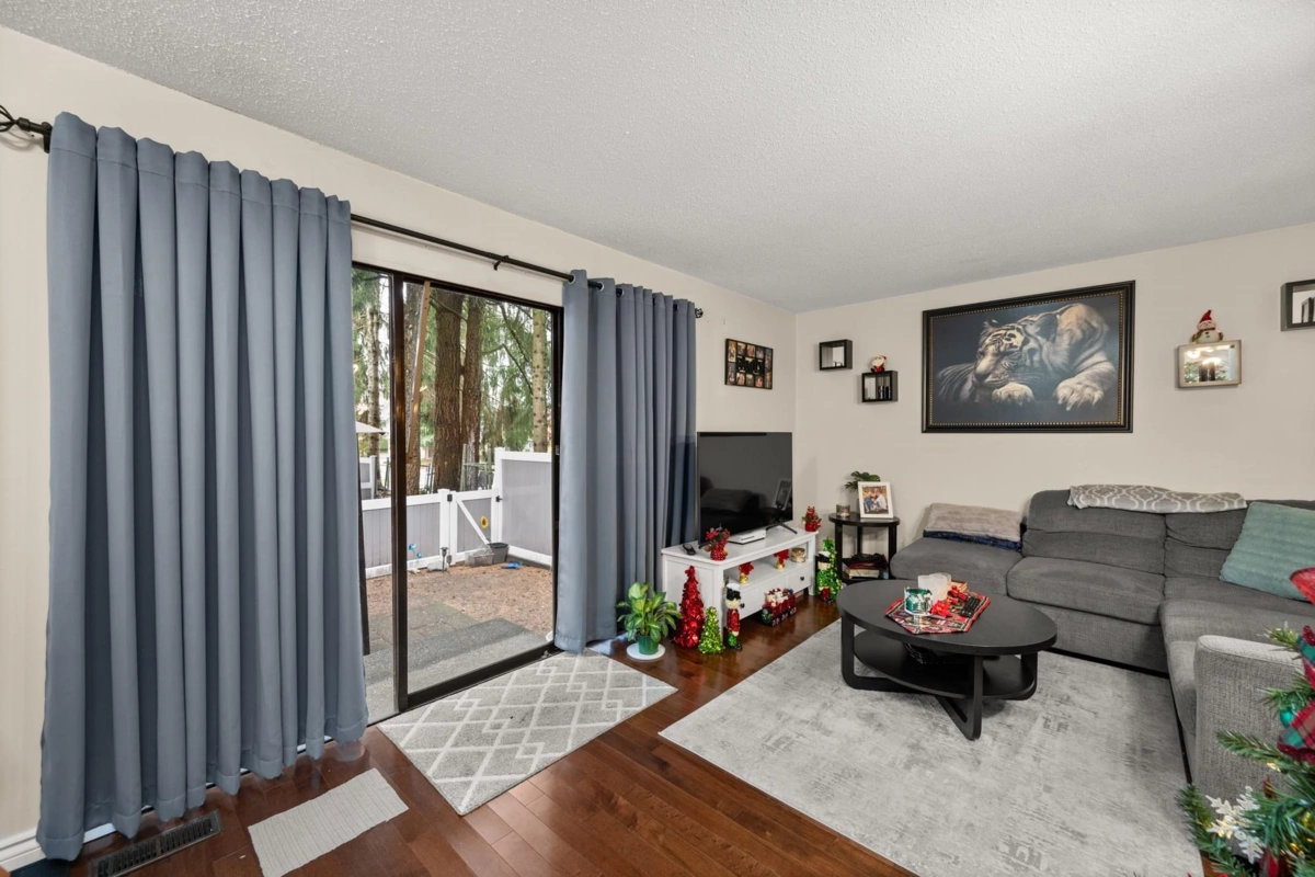 Kitchen Island Photo of 54 10836 152 Street, Surrey, BC