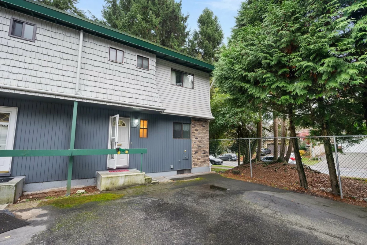Living Room Photo of 54 10836 152 Street, Surrey, BC