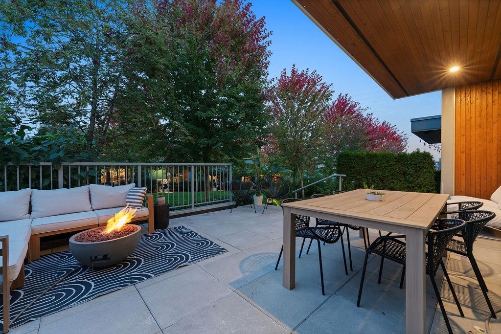Dining Area Photo of 40 3596 Salal Drive, North Vancouver, BC