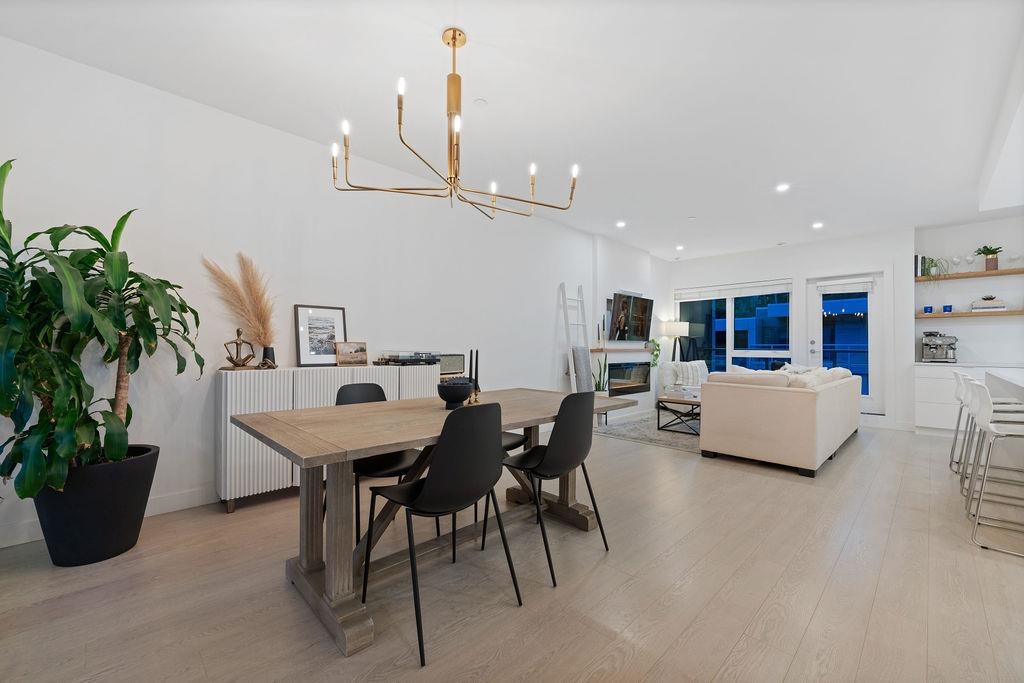 Guest Bathroom Photo of 40 3596 Salal Drive, North Vancouver, BC